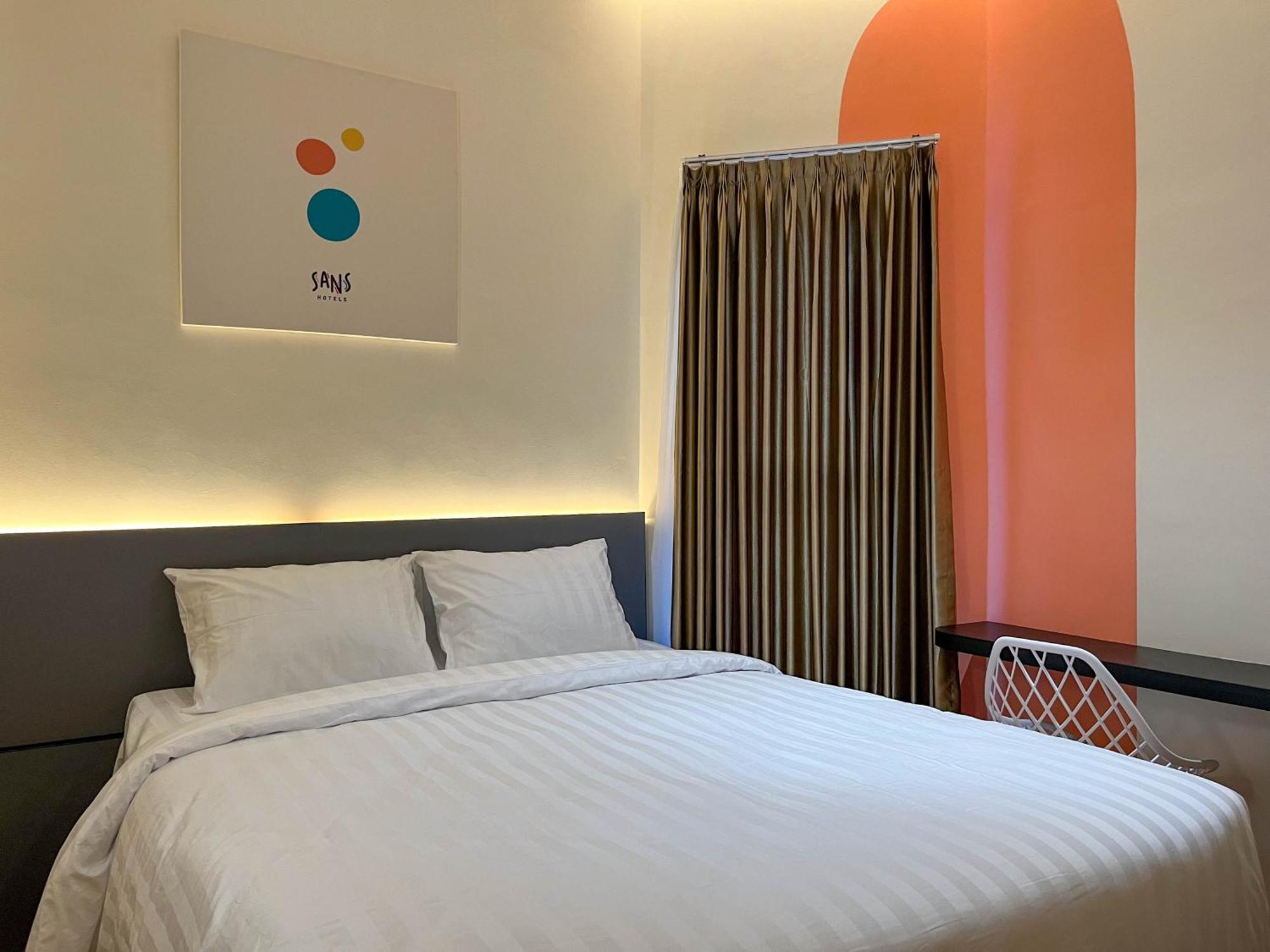 Sans Hotel Premiere Majapahit Semarang Ngoại thất bức ảnh