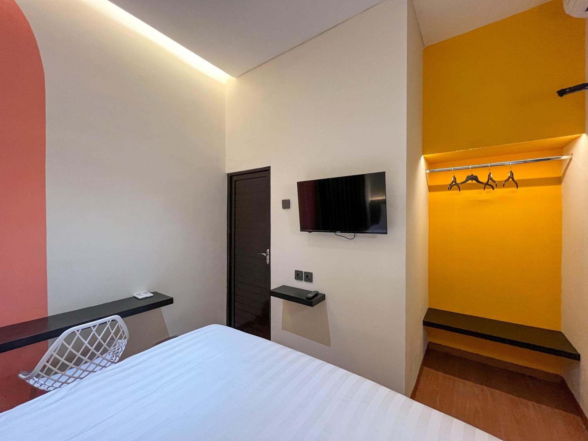 Sans Hotel Premiere Majapahit Semarang Ngoại thất bức ảnh