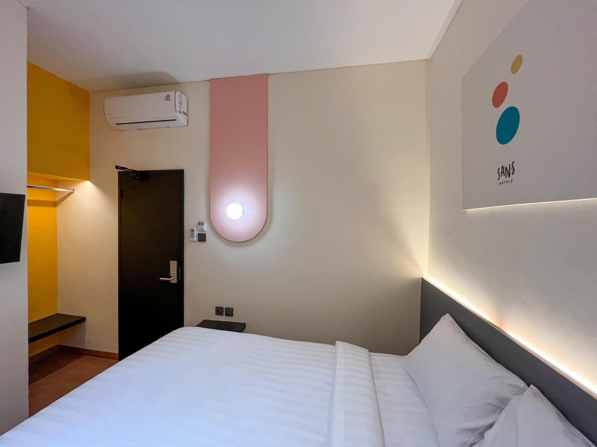 Sans Hotel Premiere Majapahit Semarang Ngoại thất bức ảnh