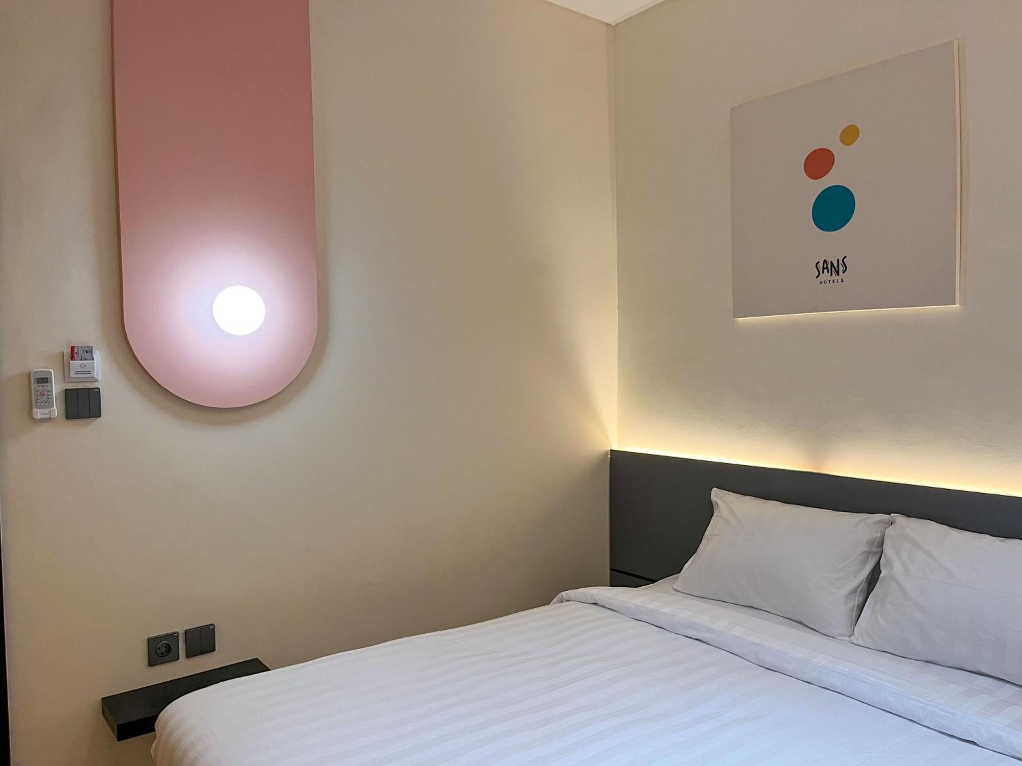 Sans Hotel Premiere Majapahit Semarang Ngoại thất bức ảnh