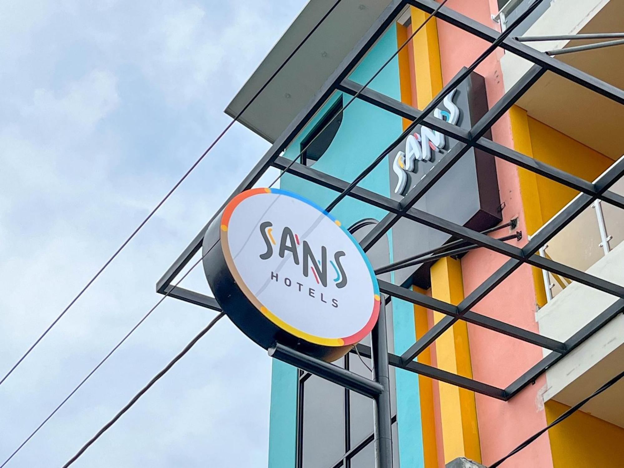 Sans Hotel Premiere Majapahit Semarang Ngoại thất bức ảnh
