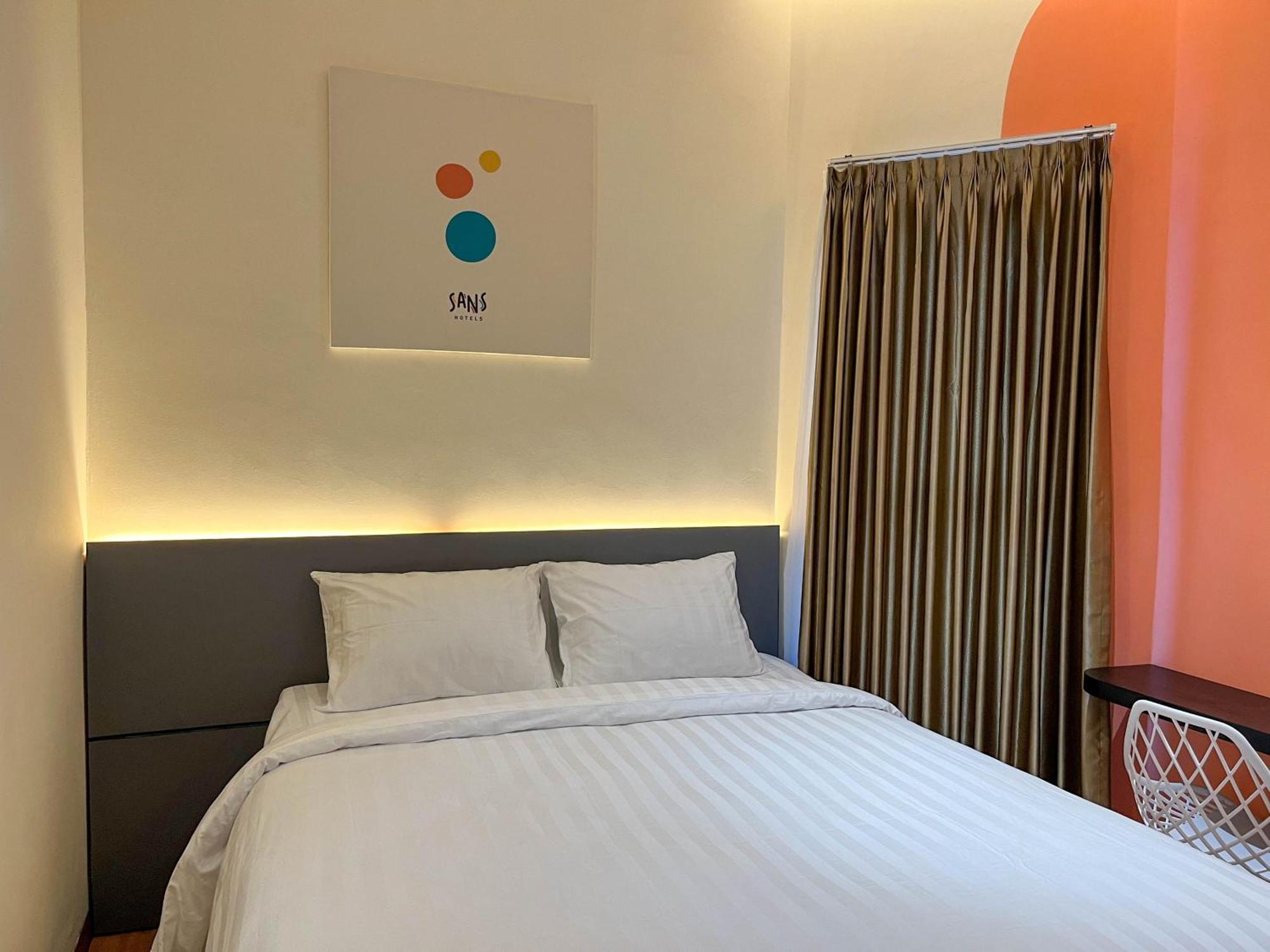 Sans Hotel Premiere Majapahit Semarang Ngoại thất bức ảnh