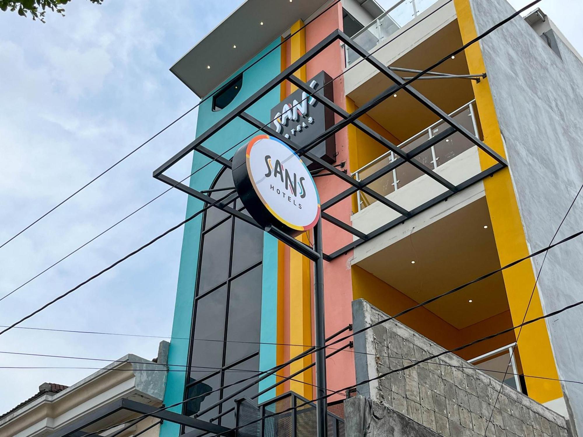 Sans Hotel Premiere Majapahit Semarang Ngoại thất bức ảnh