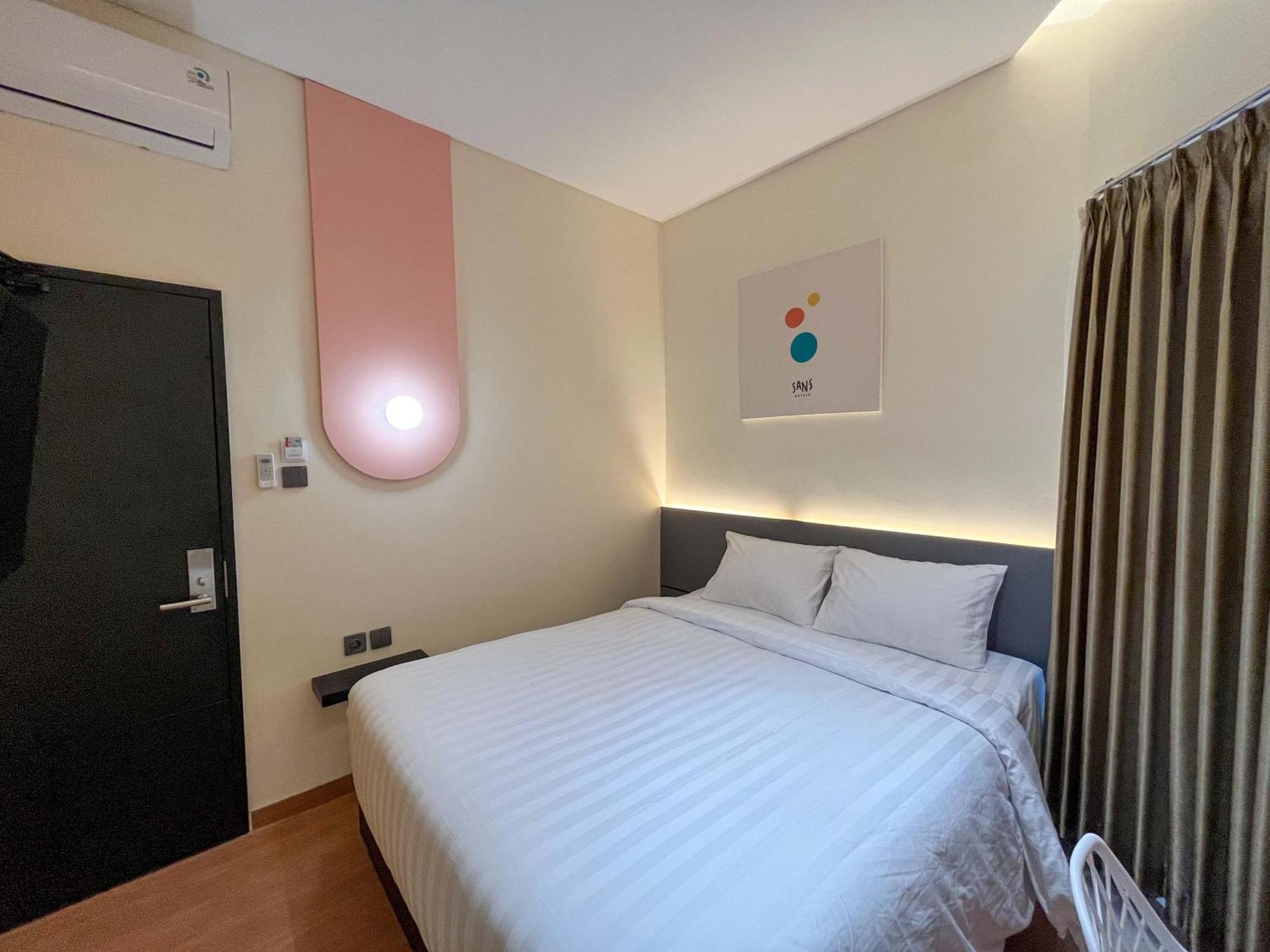 Sans Hotel Premiere Majapahit Semarang Ngoại thất bức ảnh