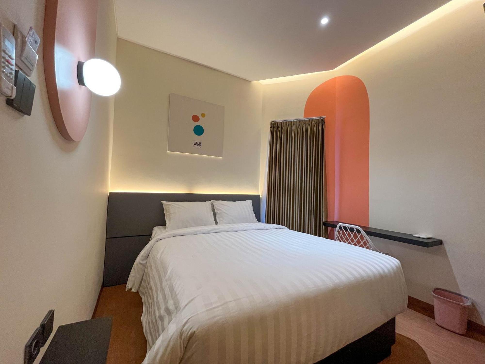 Sans Hotel Premiere Majapahit Semarang Ngoại thất bức ảnh