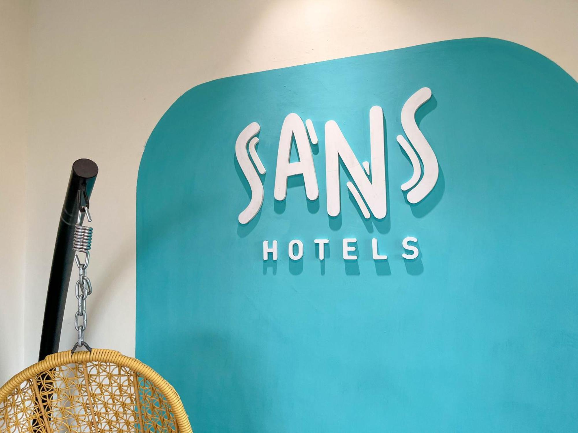 Sans Hotel Premiere Majapahit Semarang Ngoại thất bức ảnh