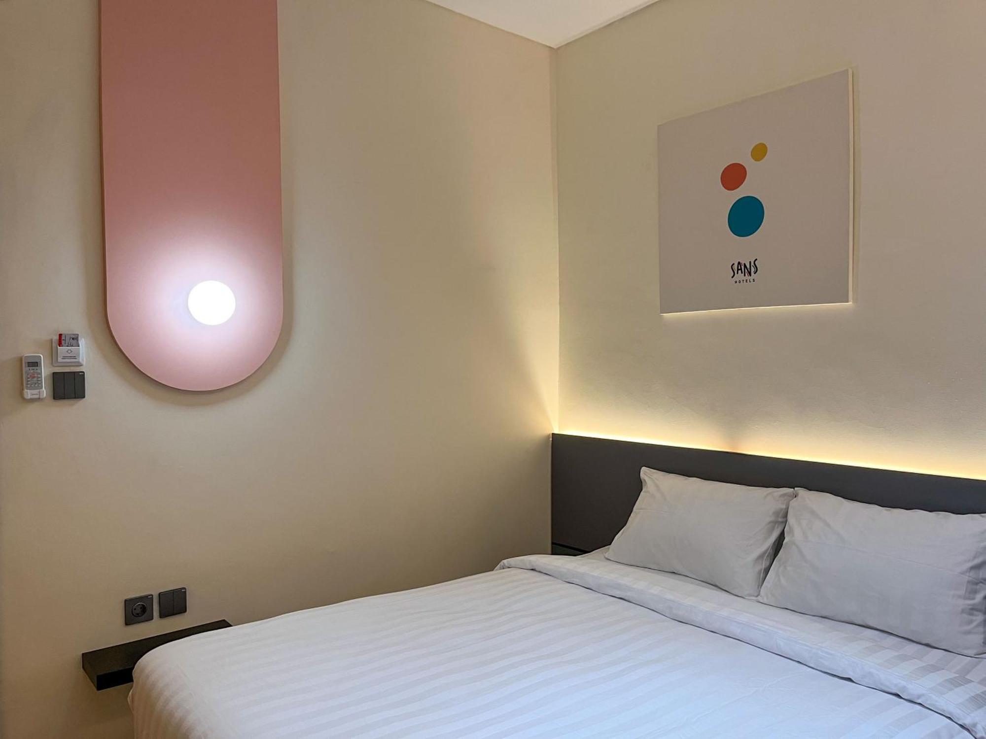 Sans Hotel Premiere Majapahit Semarang Ngoại thất bức ảnh