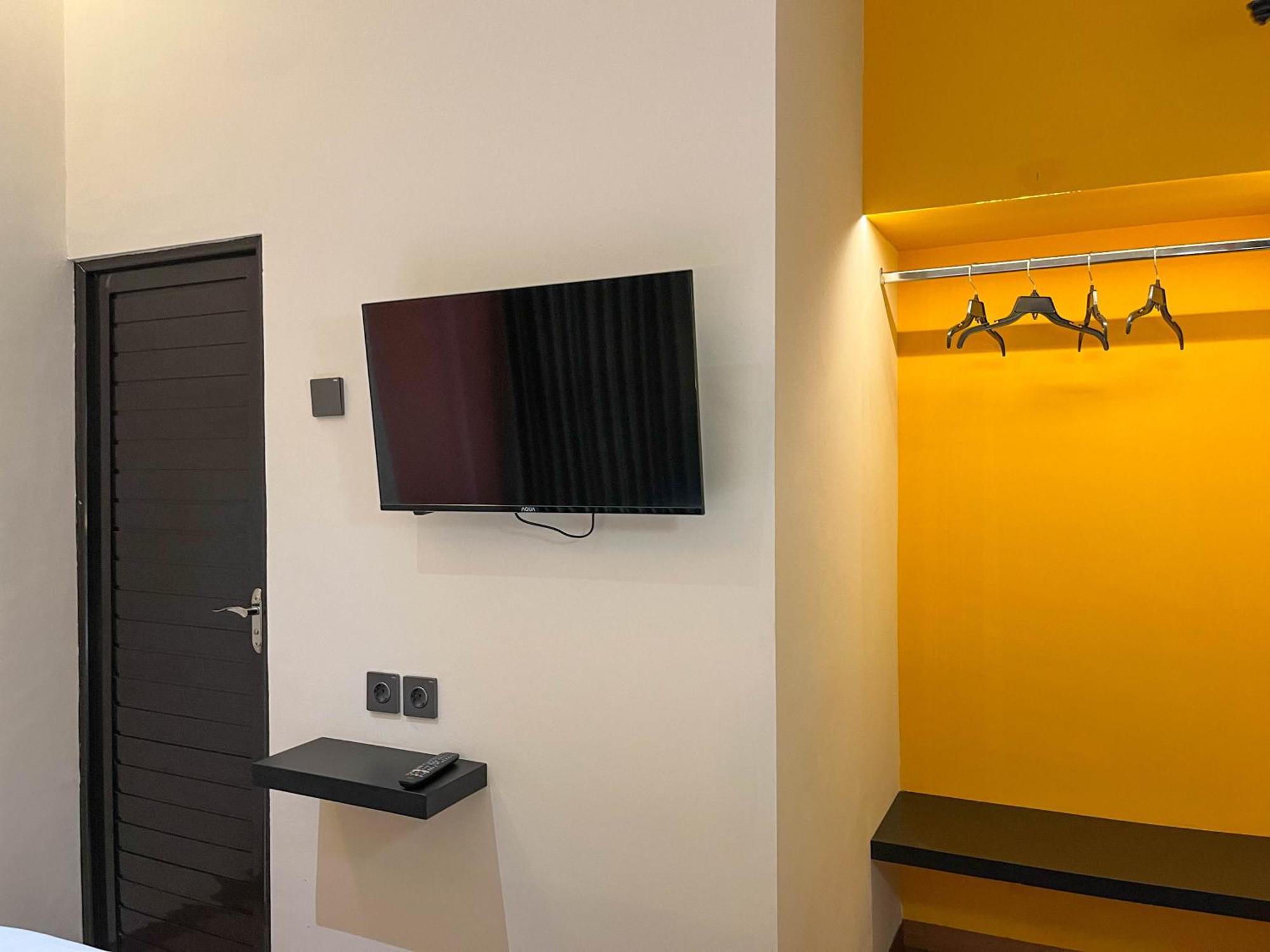 Sans Hotel Premiere Majapahit Semarang Ngoại thất bức ảnh