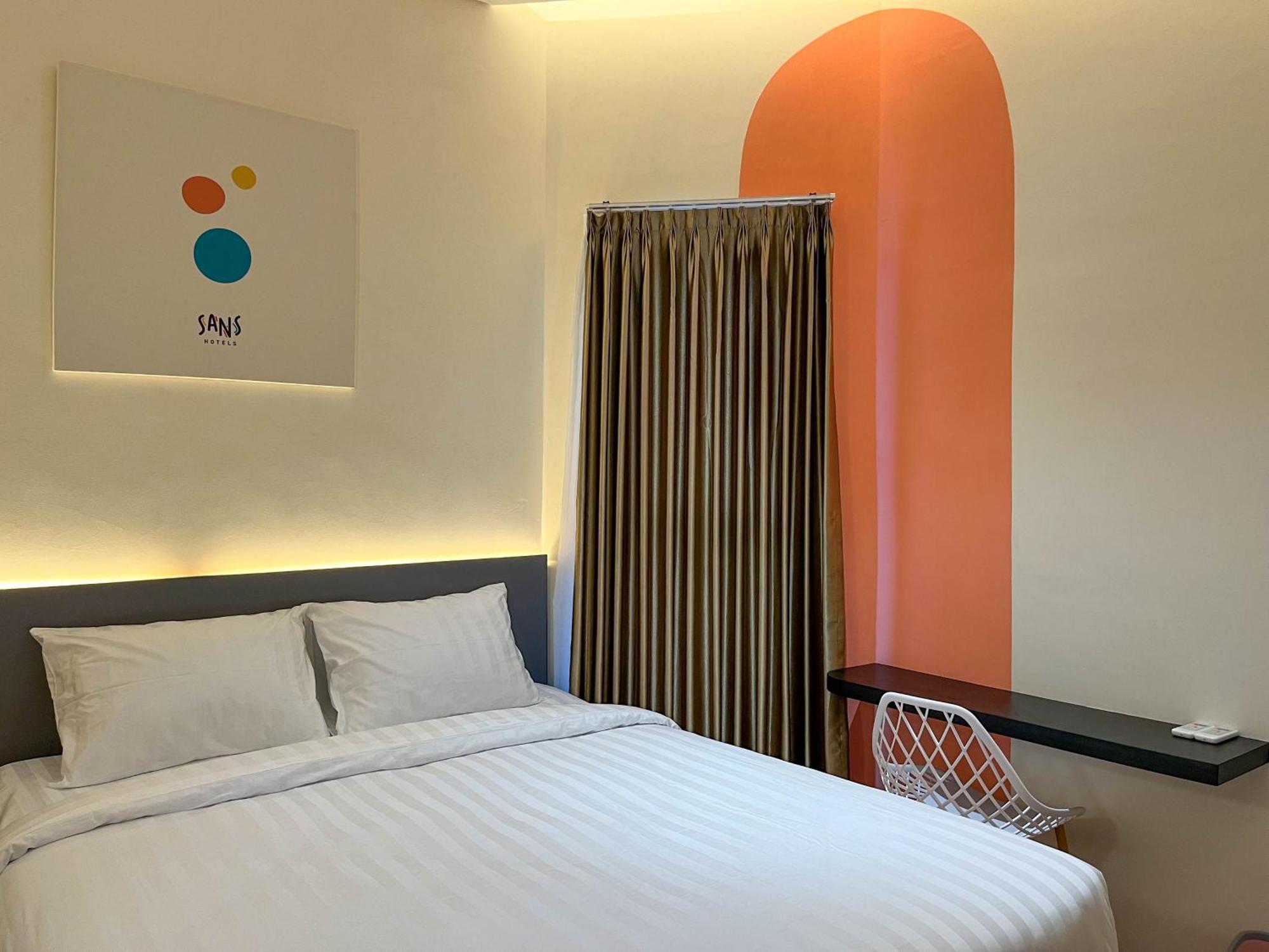 Sans Hotel Premiere Majapahit Semarang Ngoại thất bức ảnh