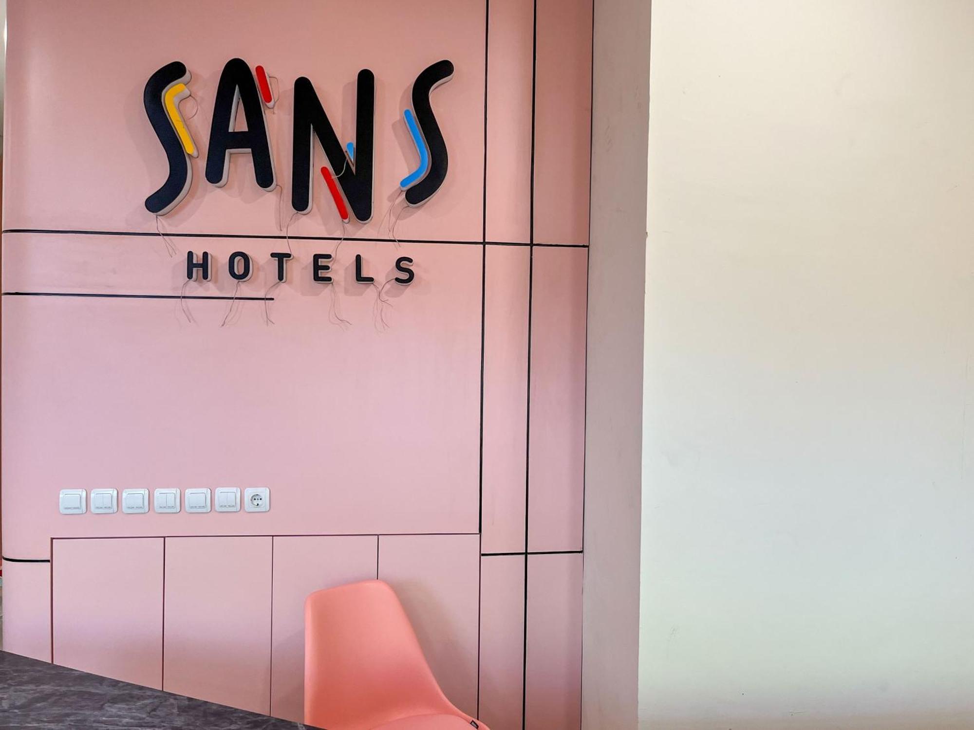 Sans Hotel Premiere Majapahit Semarang Ngoại thất bức ảnh