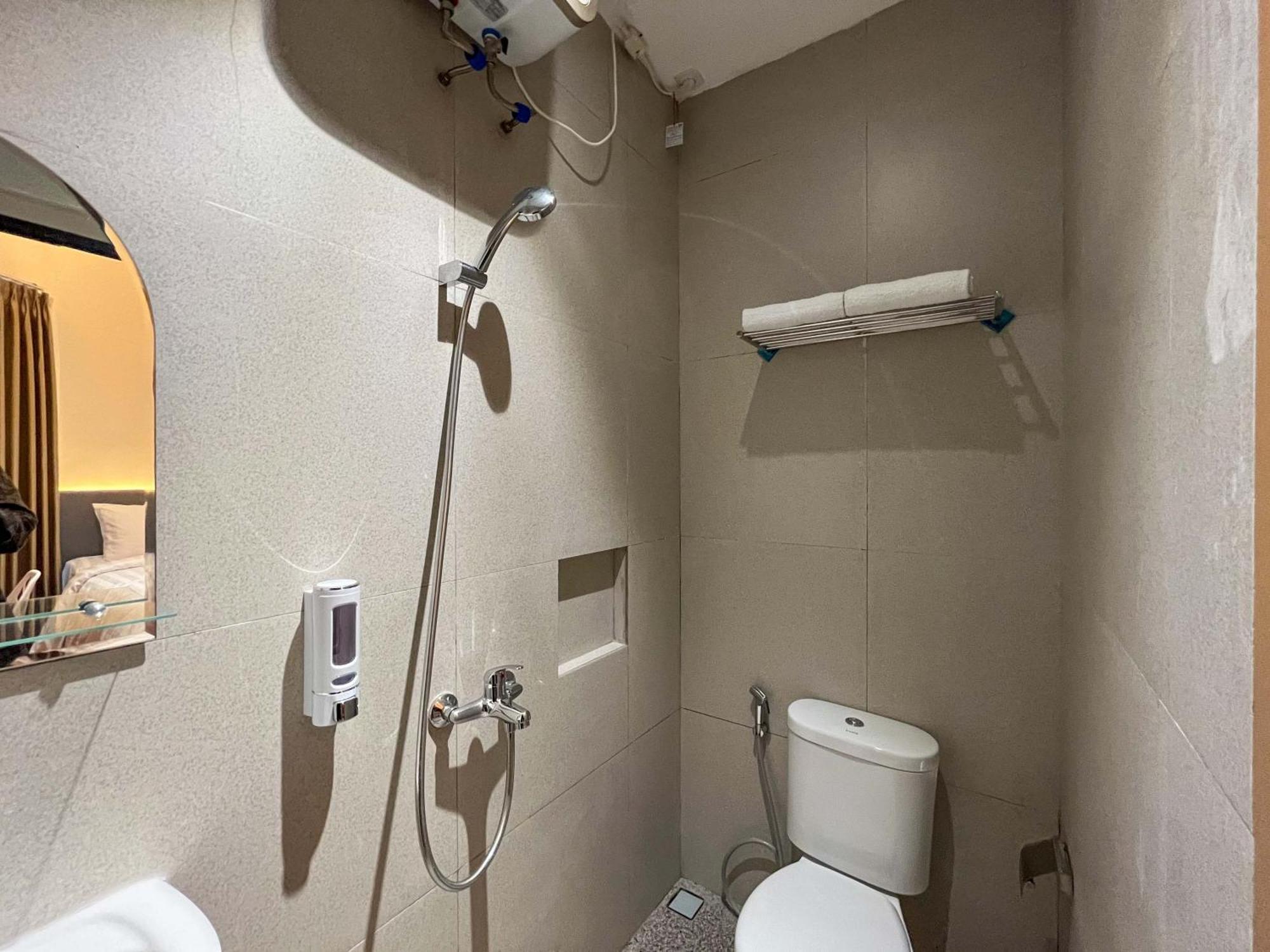 Sans Hotel Premiere Majapahit Semarang Ngoại thất bức ảnh