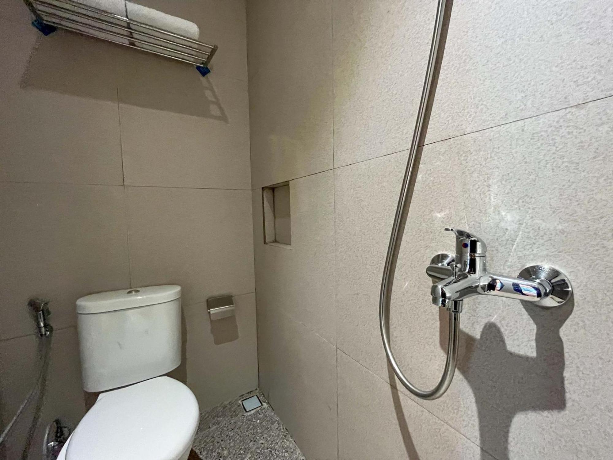 Sans Hotel Premiere Majapahit Semarang Ngoại thất bức ảnh