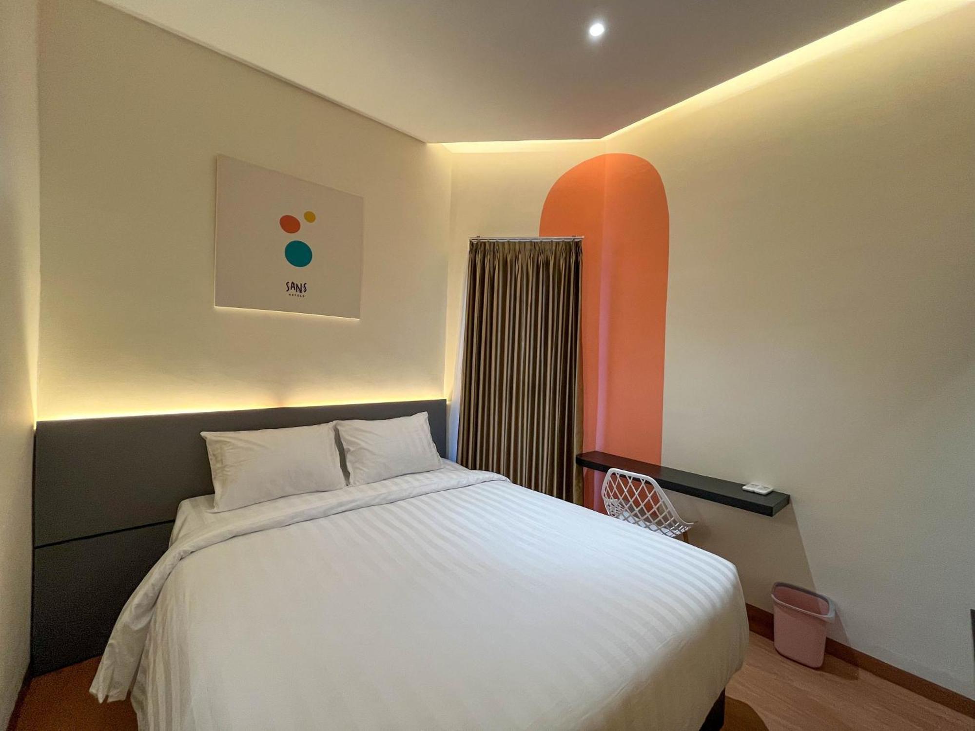 Sans Hotel Premiere Majapahit Semarang Ngoại thất bức ảnh