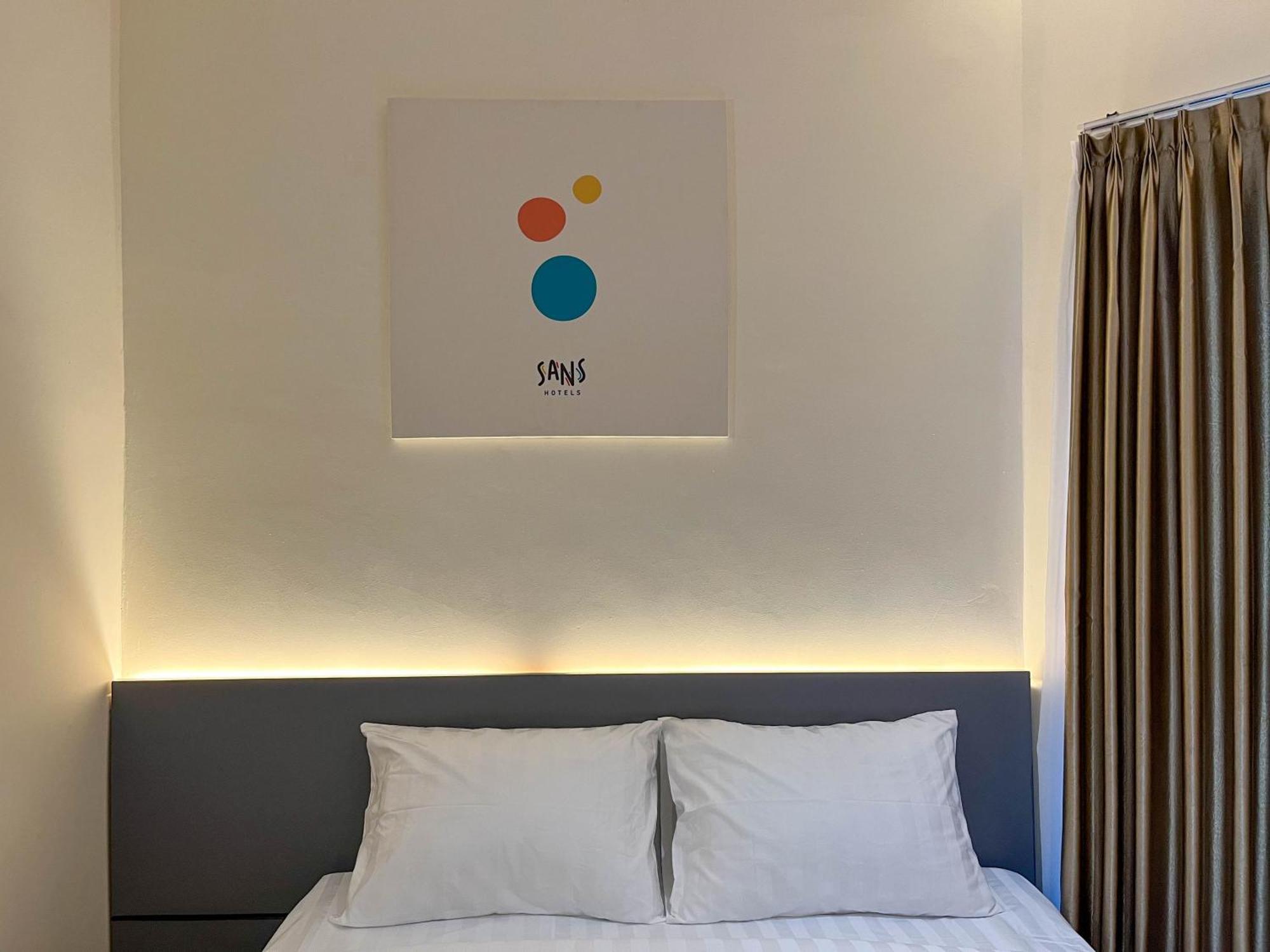 Sans Hotel Premiere Majapahit Semarang Ngoại thất bức ảnh