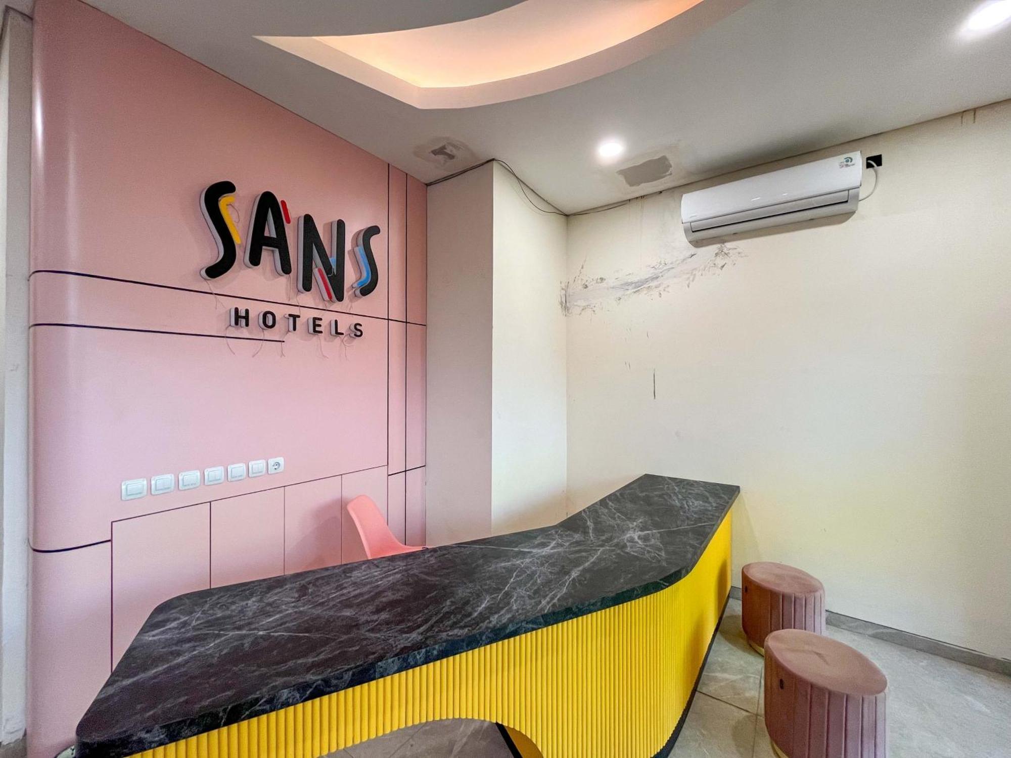Sans Hotel Premiere Majapahit Semarang Ngoại thất bức ảnh